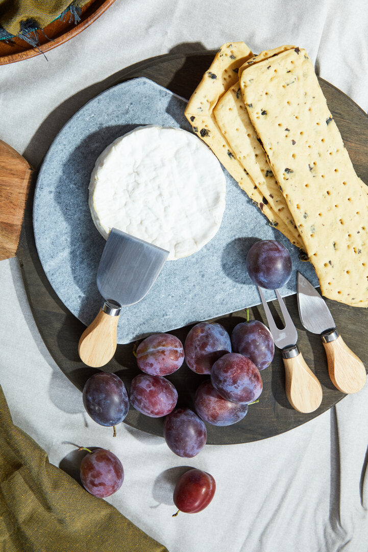 Kindia White Marble Triangular Cheese Board with 3 Knives