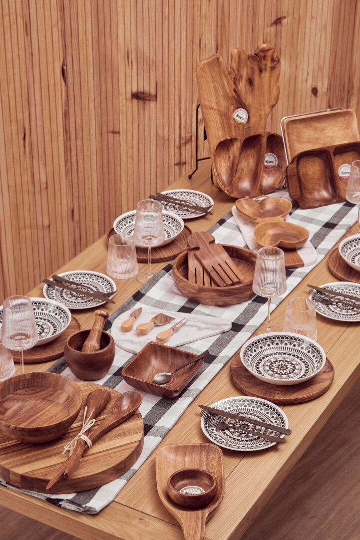 Kindia White Marble Triangular Cheese Board with 3 Knives